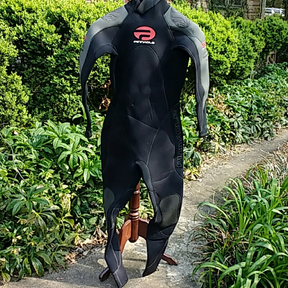 Pinnacle Aquatics Wetsuit